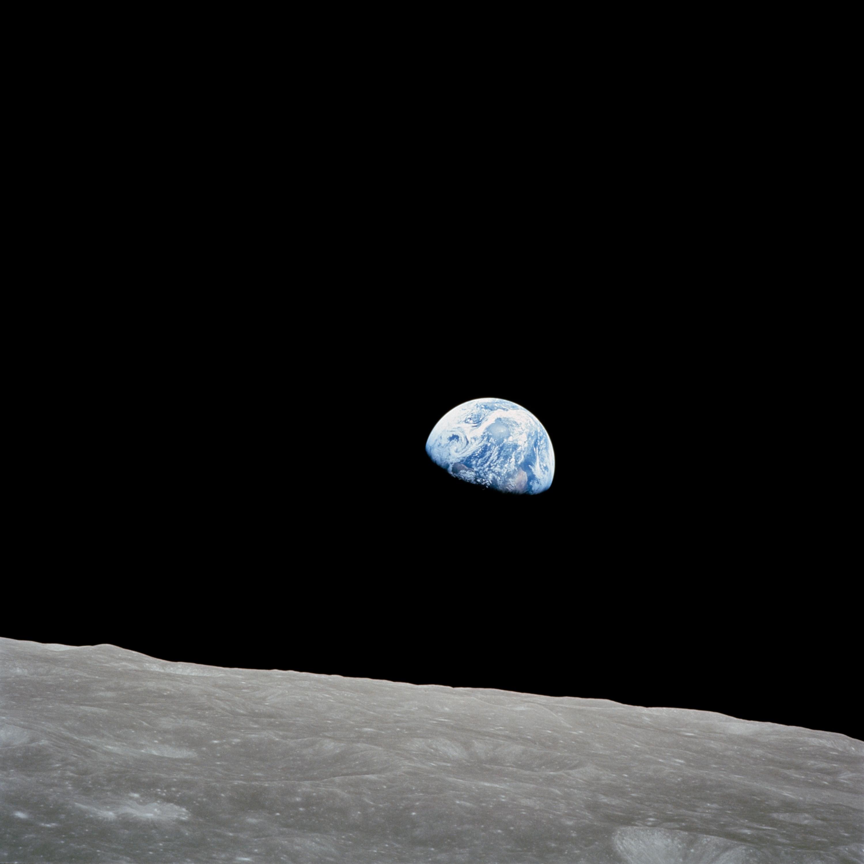 Earthrise1968-2